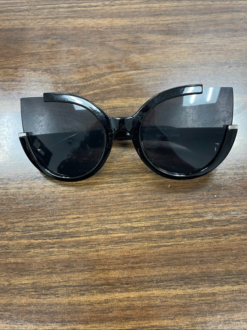 Women’s Oversized Black Cat-Eye Sunglasses